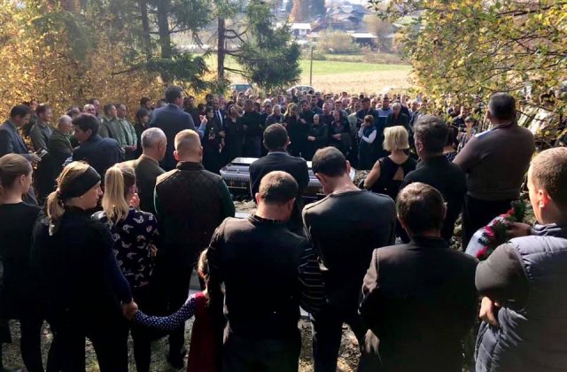 A fost inmormantat padurarul ucis in Maramures. Prieten: "Ceva trebuie sa se intample in tara asta... urgent!"