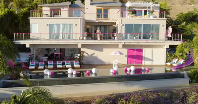 Casa Barbie in versiune reala din Malibu, in decoruri roz, poate fi inchiriata pe Airbnb / VIDEO