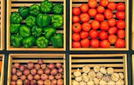 Cumparaturile de la piata vs. de la supermarket. Unde gasesti cele mai bune produse si servicii