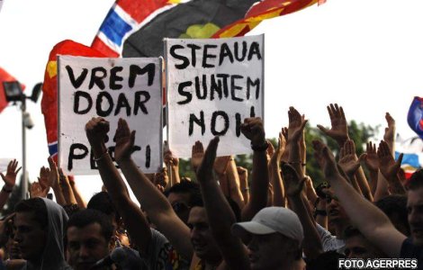 Fanii Stelei vor sa cumpere clubul cu ajutorul lui Hagi si Nastase