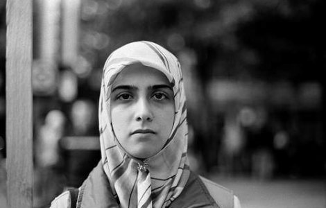 Iran: Discipline interzise studentelor ca nu corespund "naturii feminine"