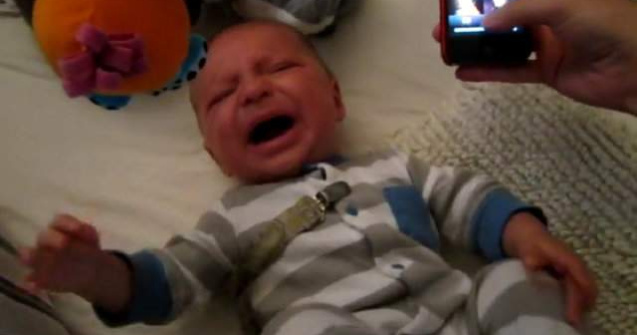  Video  Forta fie cu noi: Coloana sonora Star Wars calmeaza bebelusii