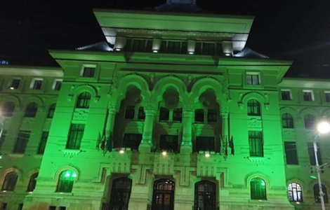 Firea: Primaria Capitalei va fi iluminata in verde timp de o saptamana, pentru a atrage atentia asupra proiectului "Oxigen"