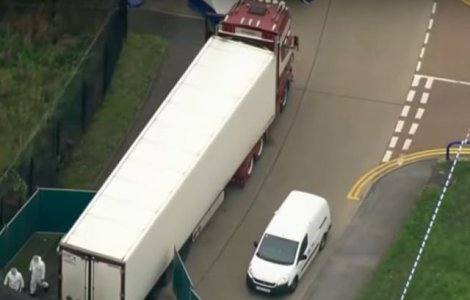 Mama unui vietnamez ce lucra in Romania asteapta sa vada daca fiul se numara printre cei 39 de morti din Marea Britanie