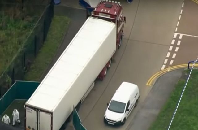 Mama unui vietnamez ce lucra in Romania asteapta sa vada daca fiul se numara printre cei 39 de morti din Marea Britanie