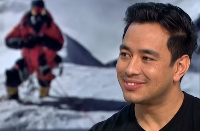 Un nepalez a reusit un record in alpinism, dupa ce a cucerit 14 cele mai inalte piscuri montane in circa 6 luni