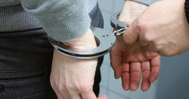 Un barbat din Ramnicu Valcea a fost arestat preventiv dupa ce a agresat sexual doi copii de 7 si 10 ani