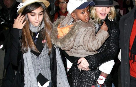 Madonna are liber la adoptie