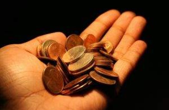 Scumpirea fortei de munca in 2011: Salariile au crescut "timid"