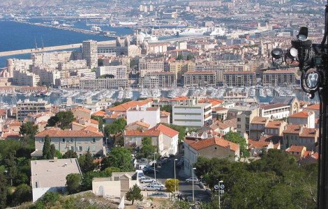 REVOLTA Marsiliei: Locuitorii au alungat romii din cartierul lor si le-au ars tabara