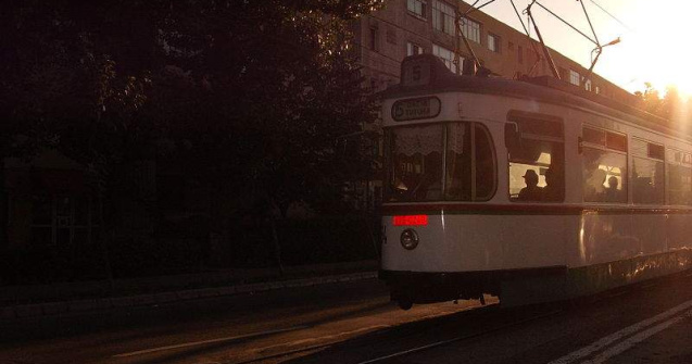 Galati: Cinci persoane au fost ranite dupa ce doua tramvaie s-au ciocnit