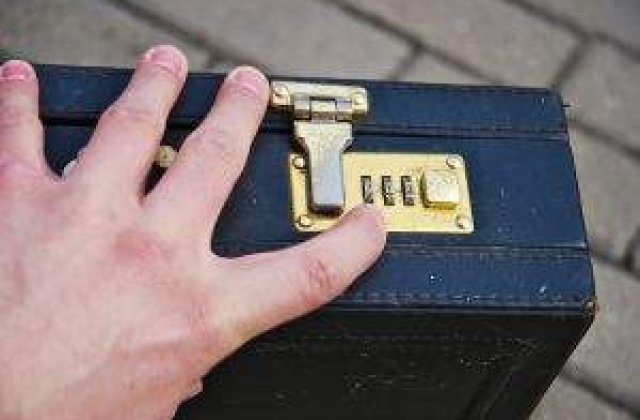 La cine s-a dus Diaconescu sa ceara bani pentru Oltchim?