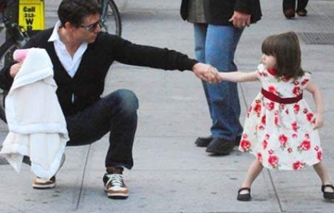 Cat cheltuieste Tom Cruise pentru ca fiica sa invete chineza?