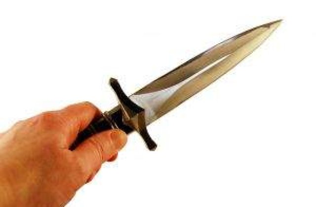 Un elev a murit dupa ce a fost injunghiat in inima