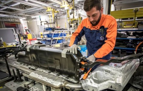 Cercetatorii americani: "Am inventat bateria pentru masini electrice care se incarca in doar 10 minute"