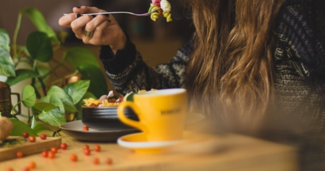 Motivul absurd pentru care o tanara a acordat doar o stea unui restaurant, desi a fost multumita de serviciile localului