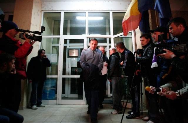 Cei patru arestati din lotul Penescu, in arest pentru inca 20 de zile