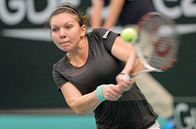 Simona Halep, invinsa de Sarapova in primul tur al turneului de la Beijing