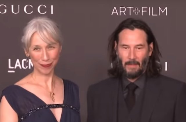 Keanu Reeves, pentru prima data la bratul unei femei dupa douazeci de ani de la tragedia in care a murit logodnica lui
