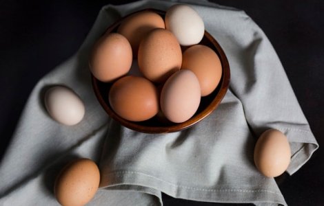 Un barbat din India a murit incercand sa manance 50 de oua, pentru a castiga un pariu