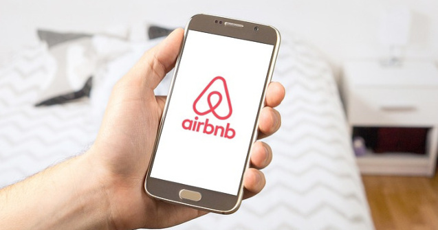 Airbnb va verifica toate ofertele de inchiriere dupa uciderea a 5 persoane intr-o casa din California