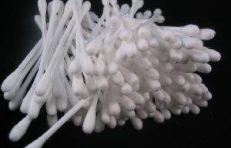 Kazahstan: betisoare de urechi si detergenti in loc de salarii