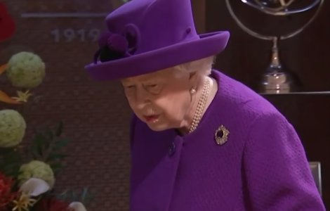 Regina Elisabeta a II-a renunta la achizitia de haine din blana naturala