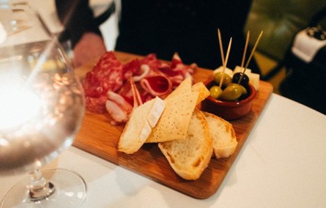 Nutritionist: 22 de experti din 10 tari au catalogat mezelurile procesate ca fiind alimente cancerigene regasite in Grupul 1