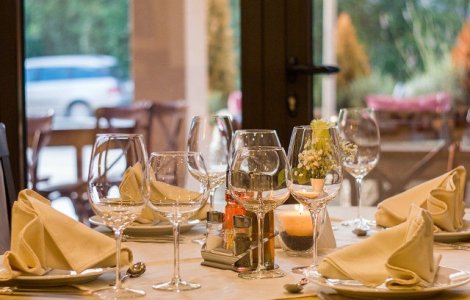 Un barbat a fost concediat din afacerea familiei dupa ce a intarziat la cina in casa parintilor sai