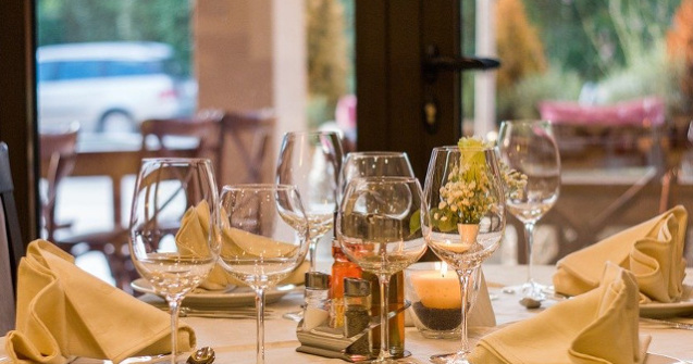 Un barbat a fost concediat din afacerea familiei dupa ce a intarziat la cina in casa parintilor sai