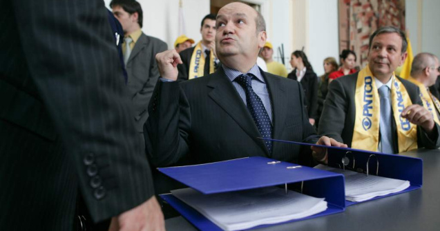 Milut, somat de Radu Sarbu sa paraseasca PNTCD