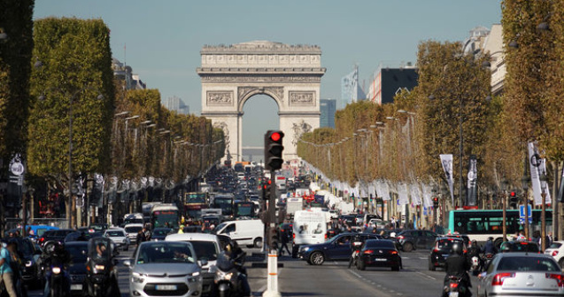 UE a aprobat sistemele de siguranta care vor deveni obligatorii in 2022: franarea automata de urgenta si mentinerea benzii sunt pe lista