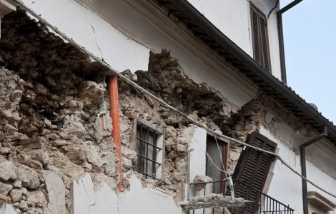 Cutremur in Franta, soldat cu patru raniti, dintre care unul foarte grav. Martor: "E pentru prima data cand vad asta"