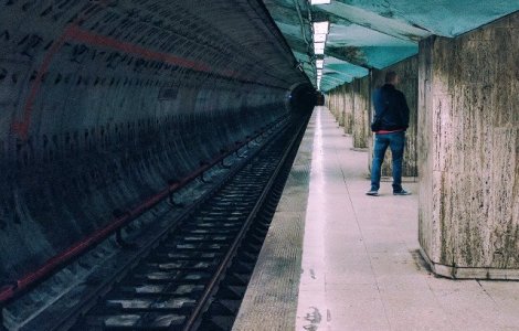 Metrorex introduce plata cu cardul direct la turnicheti, in 9 statii de metrou