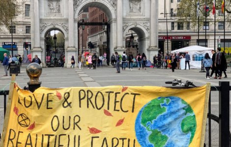 Studiu: Schimbarile climatice expun generatiile viitoare la afectiuni de-a lungul vietii