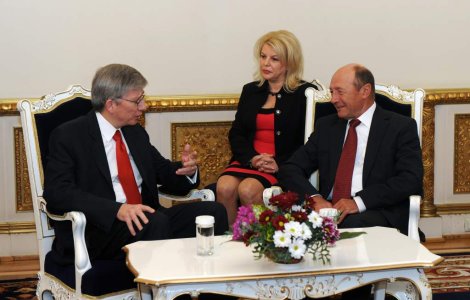 Basescu vrea ca romanii din Ucraina sa fie tratati mai bine