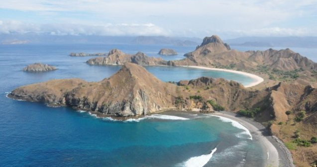 Guvernatorul unei provincii indoneziene sustine ca turistii saraci nu sunt bine-veniti