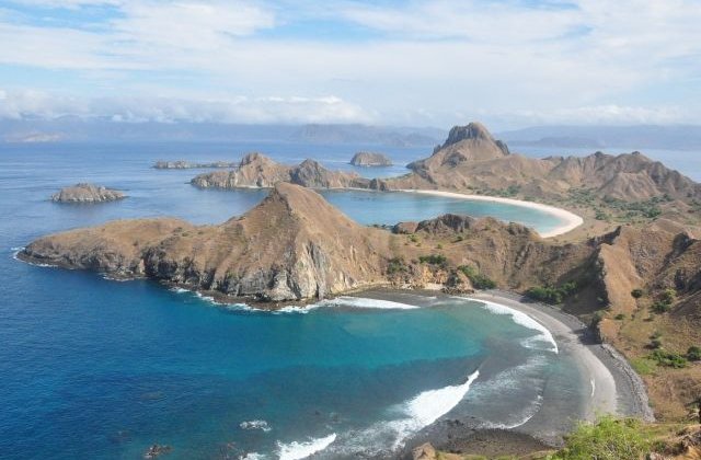 Guvernatorul unei provincii indoneziene sustine ca turistii saraci nu sunt bine-veniti