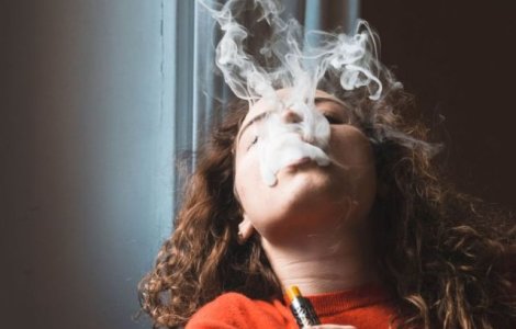 Bilantul deceselor asociate utilizarii tigarilor electronice a ajuns la 42 de victime in SUA