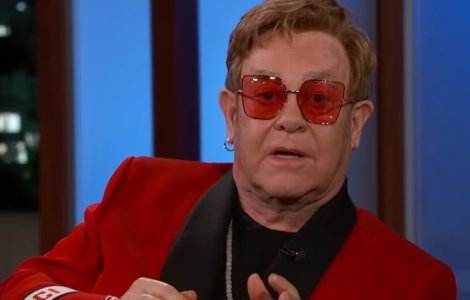 Elton John marturiseste ca a invatat sa mearga din nou dupa ce a fost la un pas de moarte: "Am fost extrem de bolnav"