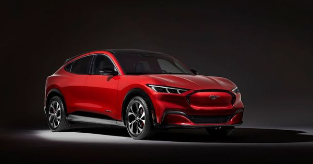 Elon Musk, "incantat" de lansarea primului SUV electric de la Ford: "Ar trebui sa-i incurajeze si pe ceilalti producatori sa mearga pe acelasi drum"