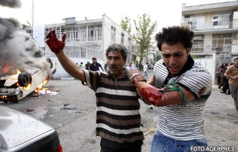 Tensiunile din Iran, live pe internet