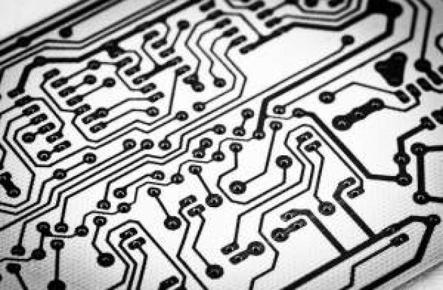 De ce s-a produs incendiul din complexul Confort City?