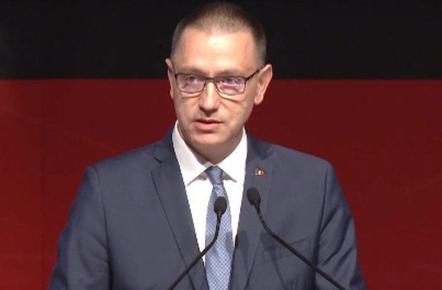 Fifor: Putem avea o Romanie condusa de un presedinte viu, autentic, sau condusa de o poza, de un robot