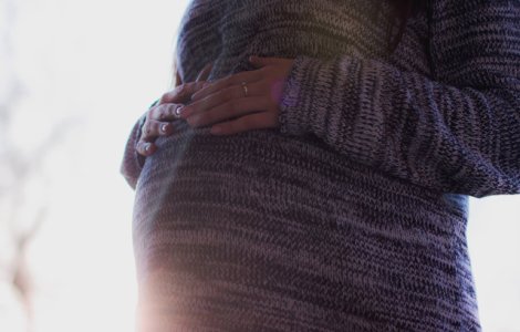 O tanara de 29 de ani, insarcinata, a murit dupa ce a fost atacata de caini care participau la o vanatoare