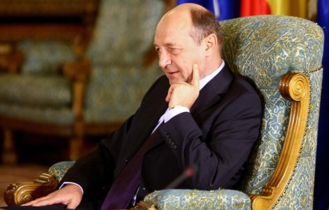 Basescu: 'Dobanzile exagerate ale bancilor afecteaza economia tarii'