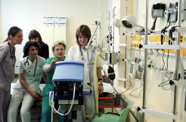 Furnizorii de produse sanitare opresc livrarile catre mai multe spitale din tara