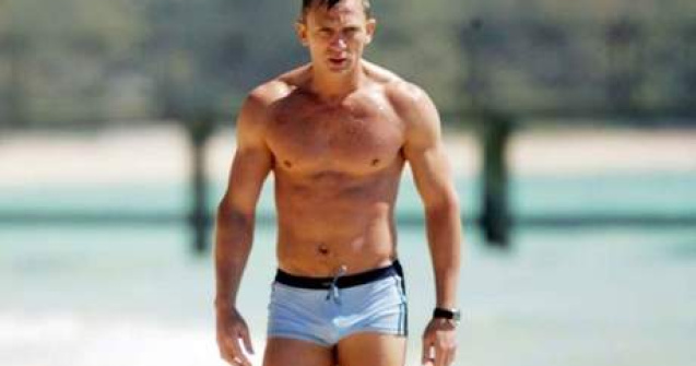 Daniel Craig marturiseste ca i-a fost greu sa se dezbrace in "James Bond"