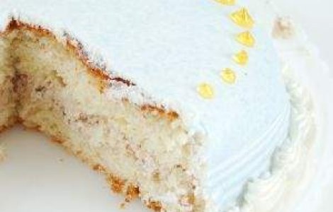 O bucata de tort de la nunta Printesei Diana, scoasa la licitatie