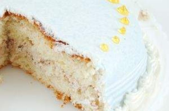 O bucata de tort de la nunta Printesei Diana, scoasa la licitatie